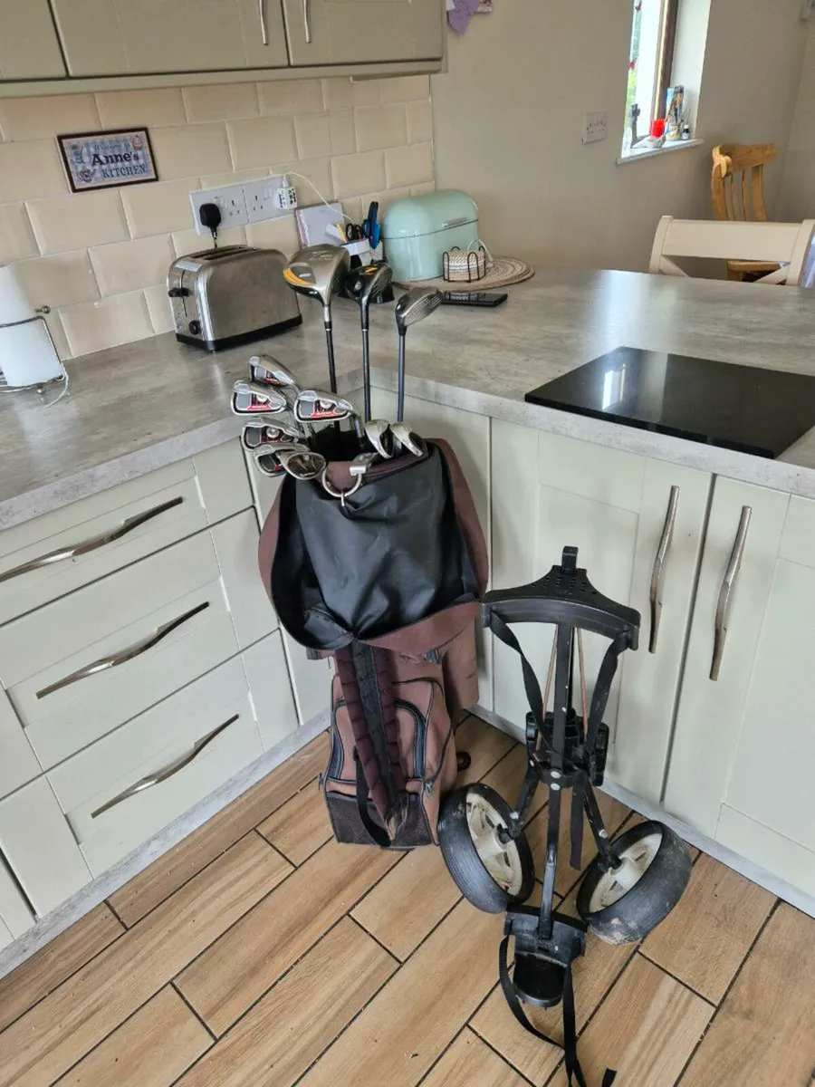 Golf Set & Trolley - Image 1