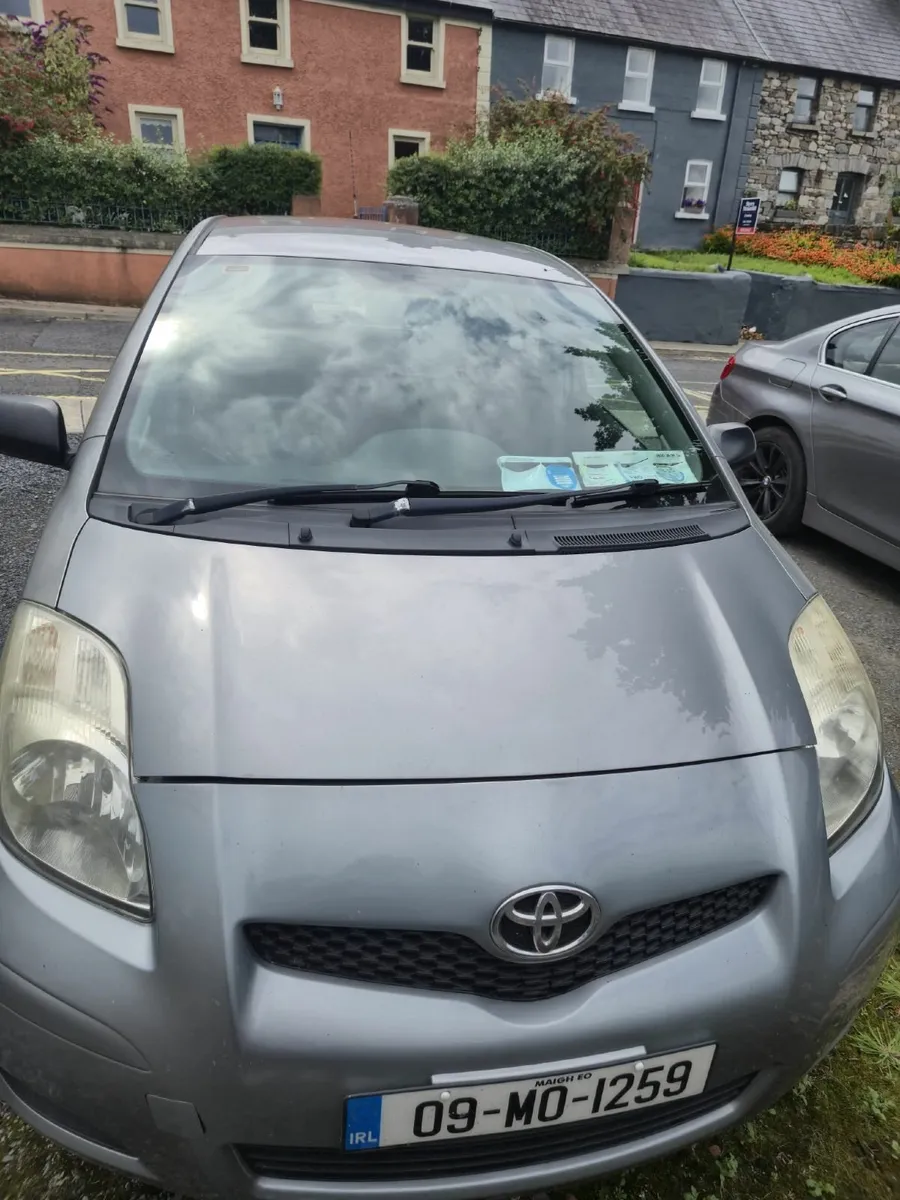 Toyota Yaris 2009 - Image 1