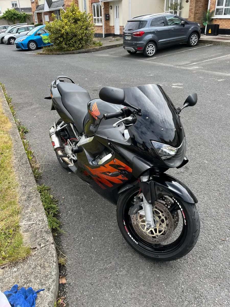 Honda CBR 600f - Image 1