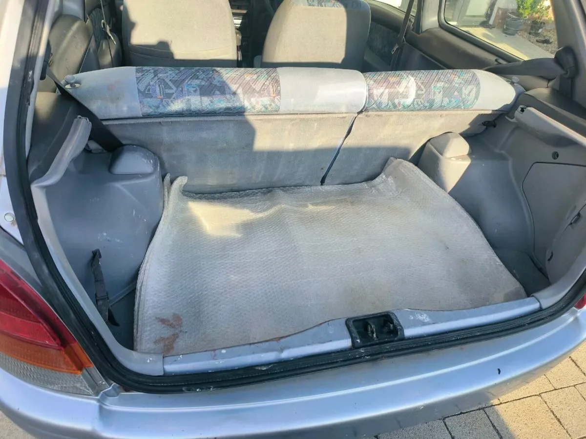 Toyota starlet - Image 4