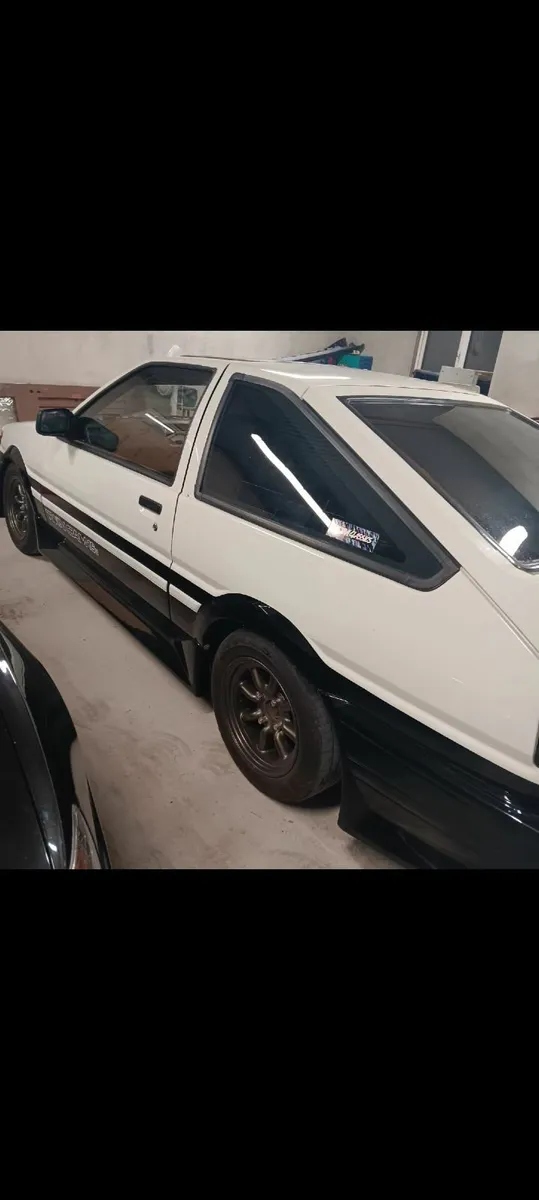 Toyota Corolla 1986 - Image 1