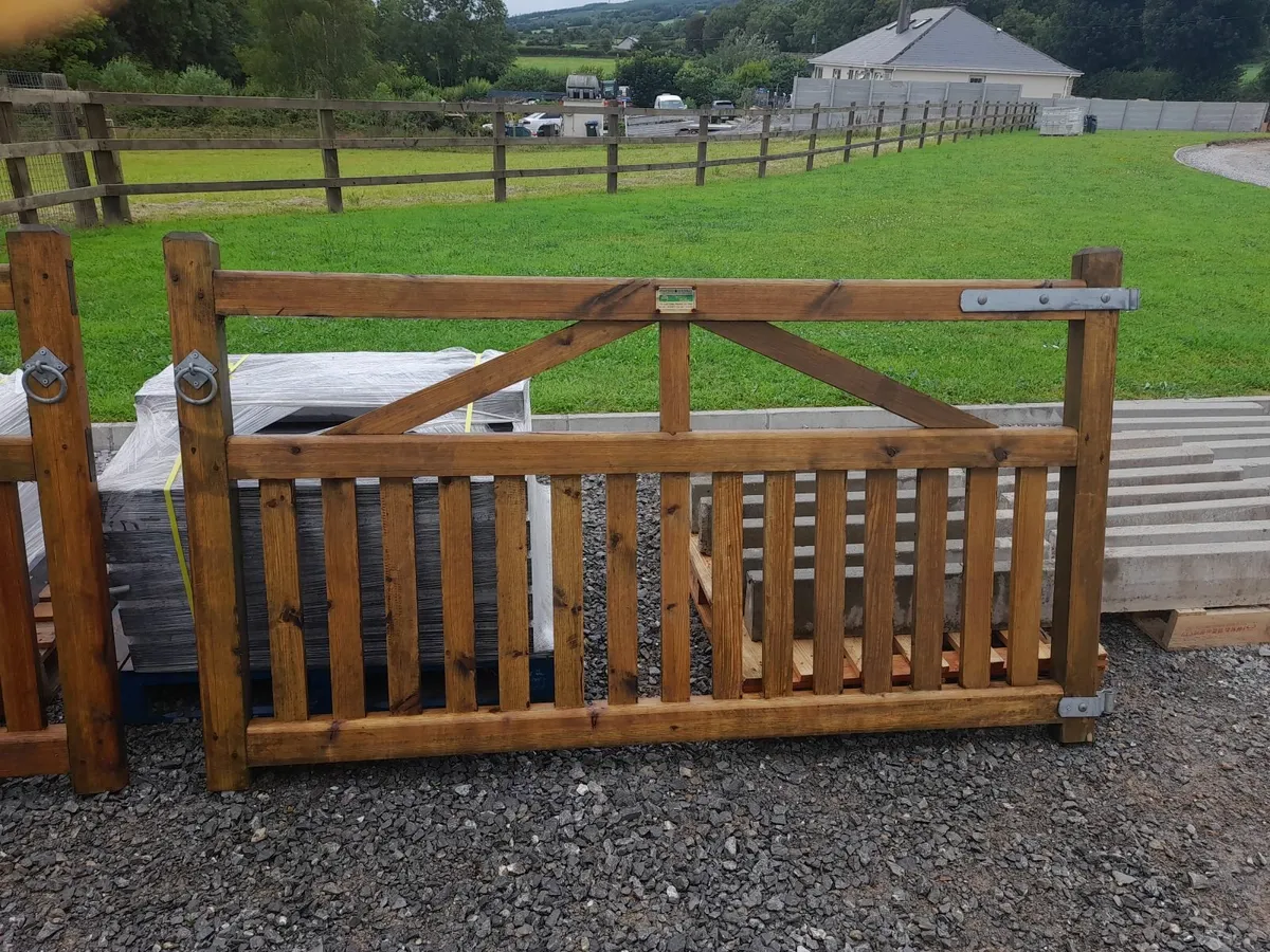 Timber Gates 7ft - Image 2