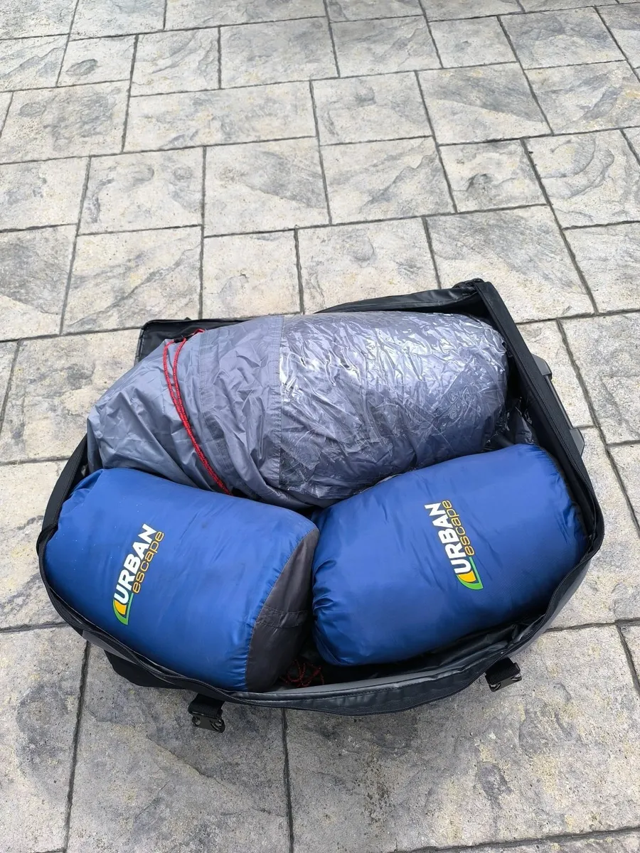 4 Person Tent - Image 4