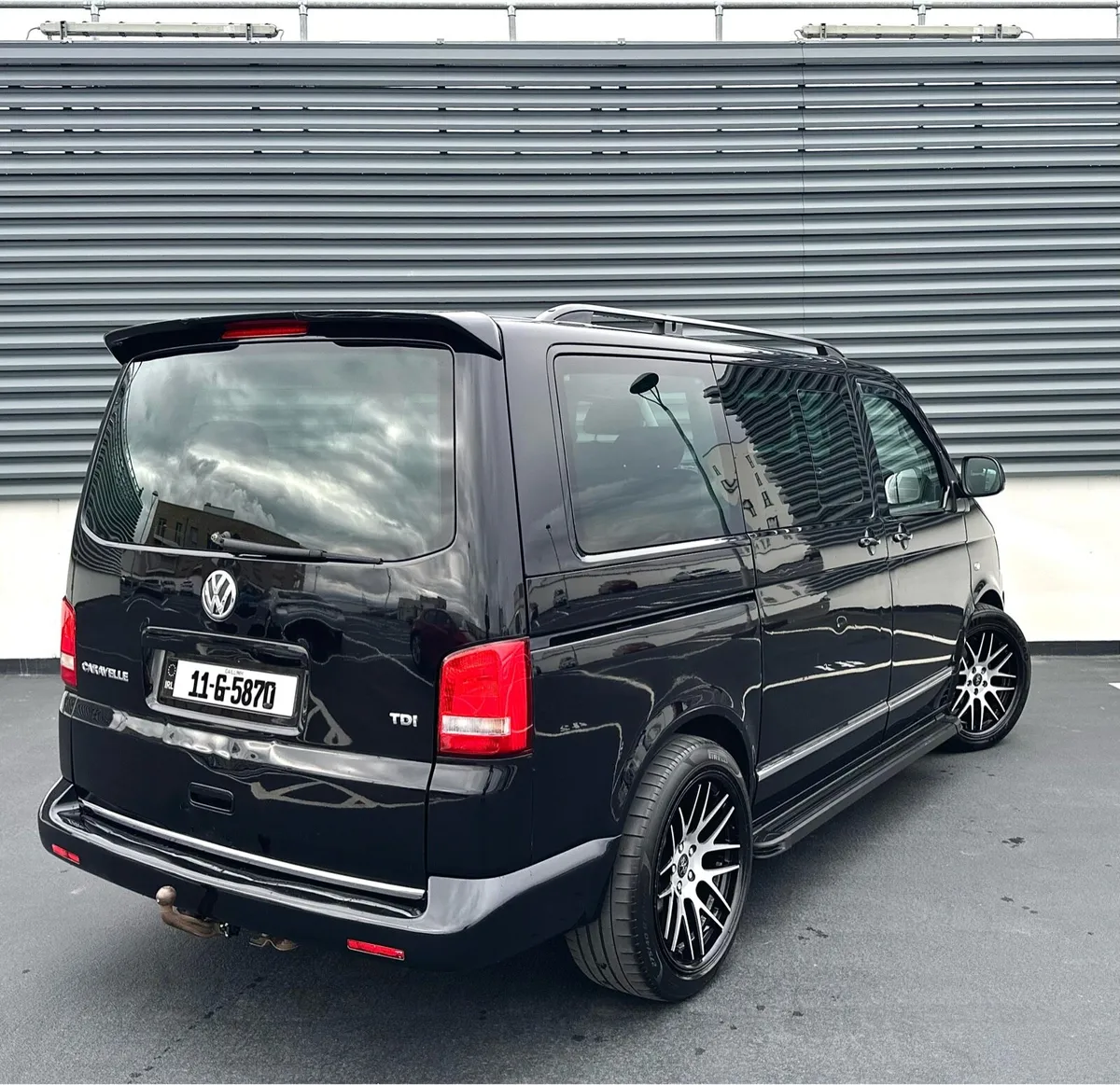 €23,500 Volkswagen Caravelle Executive DSG Auto - Image 2
