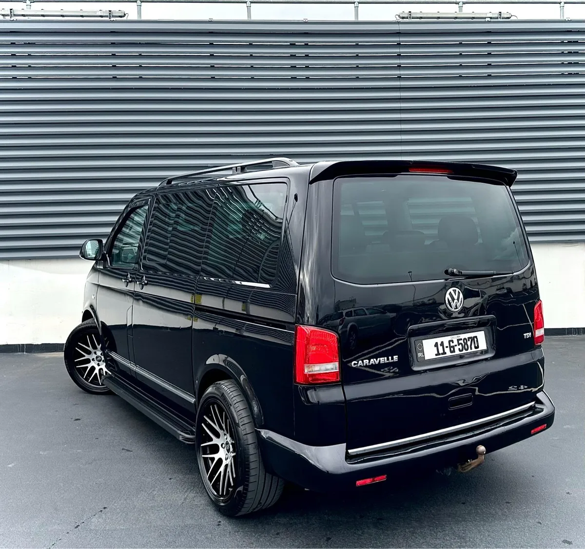 €23,500 Volkswagen Caravelle Executive DSG Auto - Image 3