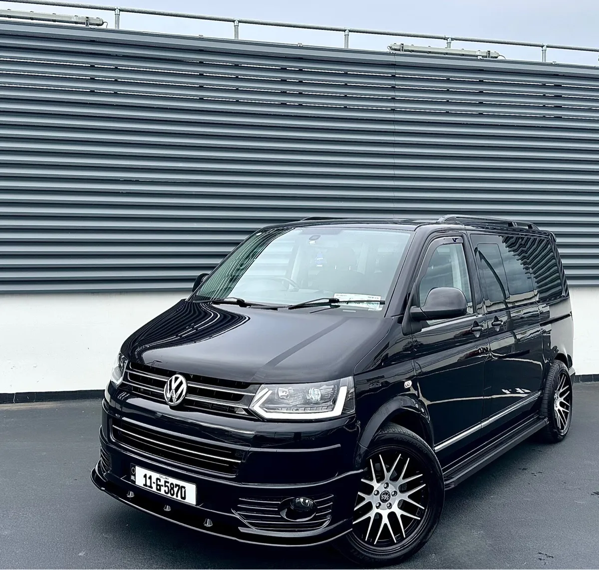 €23,500 Volkswagen Caravelle Executive DSG Auto - Image 4