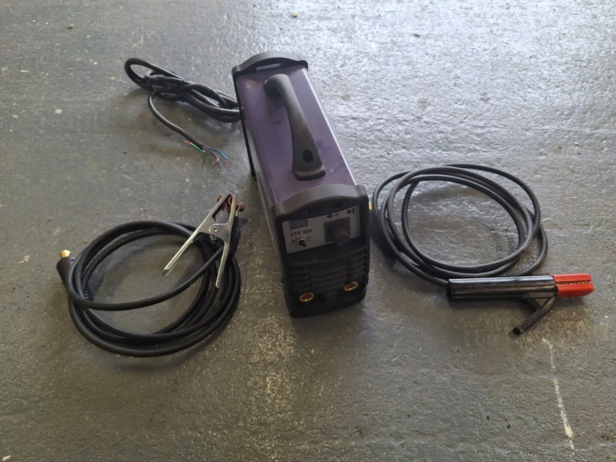 Parweld xts 204 welder - Image 2