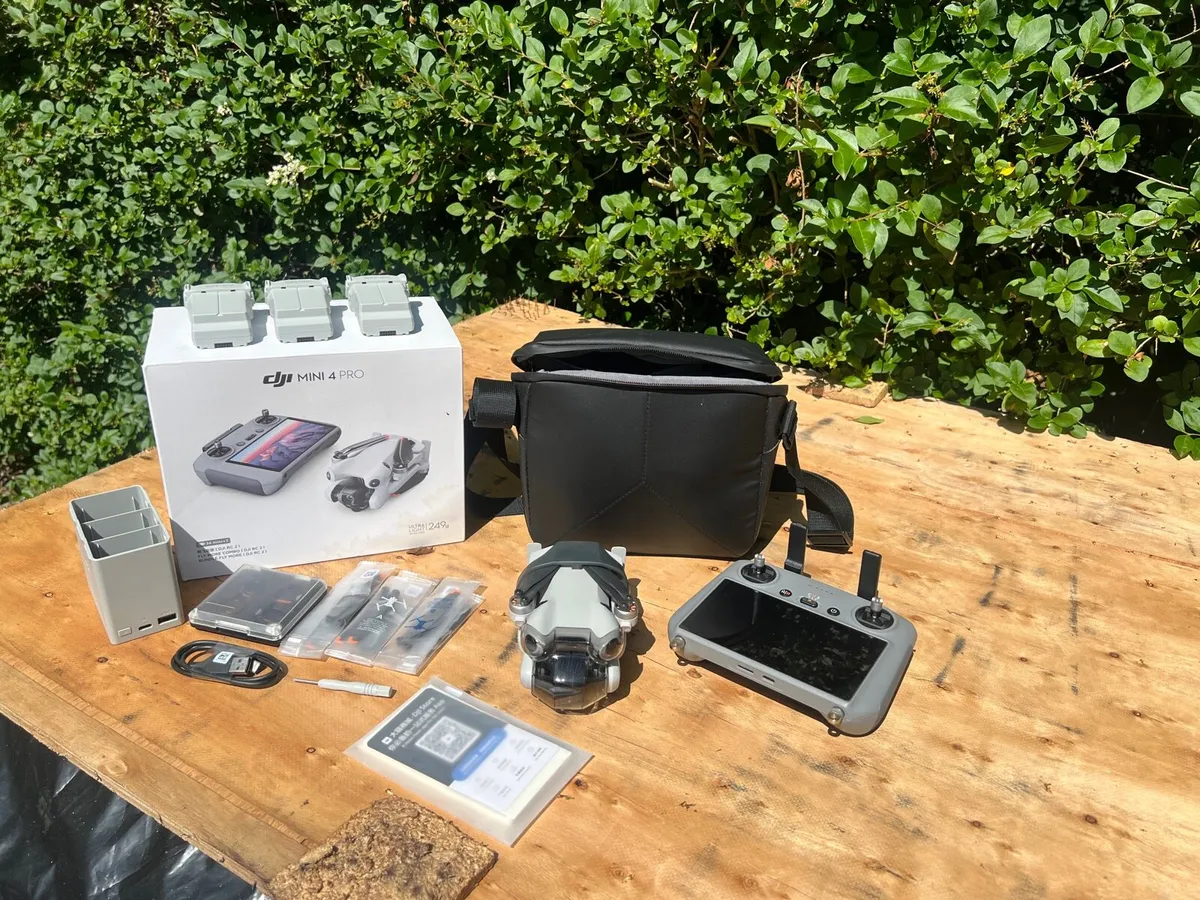 DJI Mini 4 pro Combo - Image 1