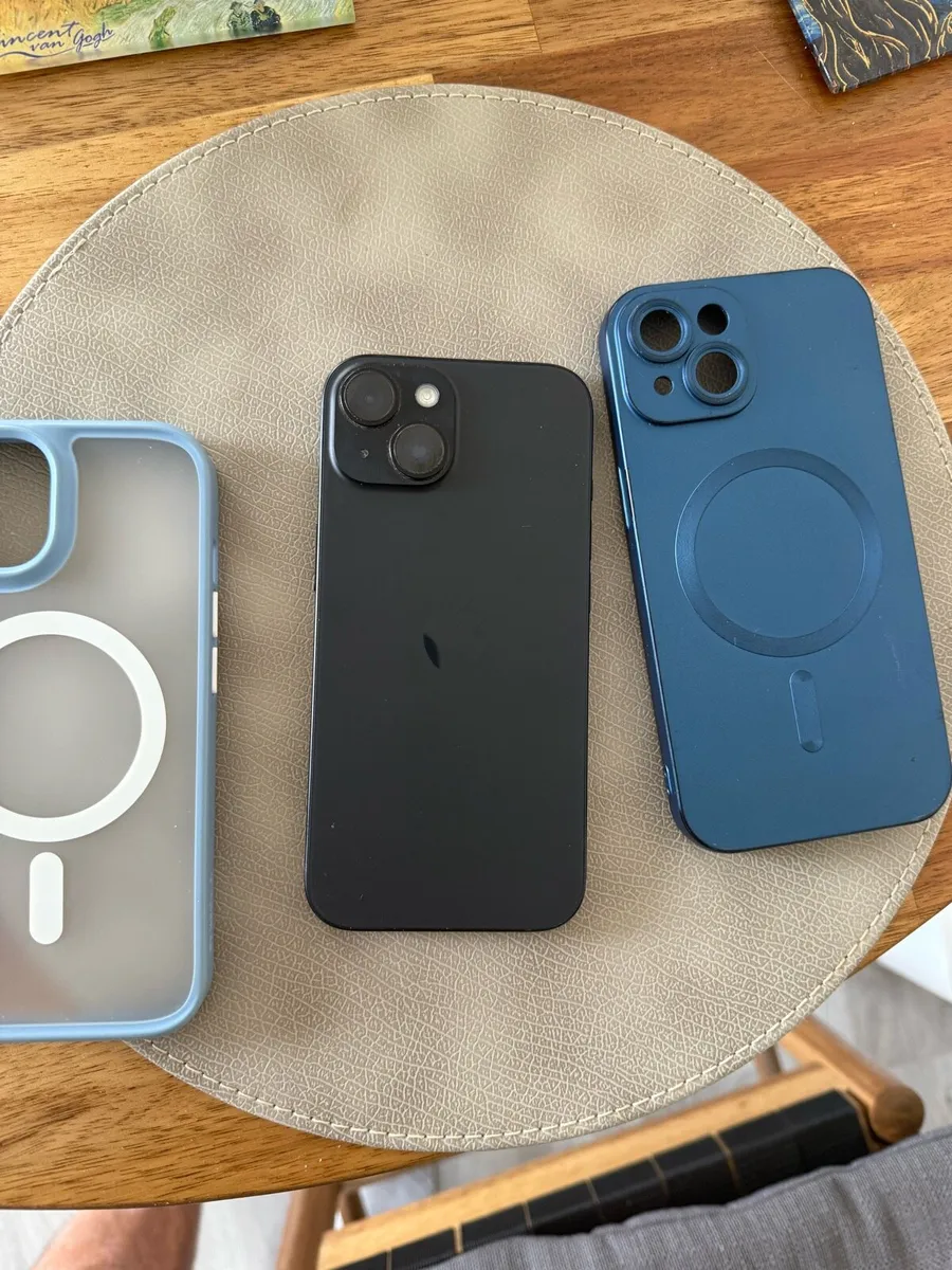 iPhone 15 - Image 2