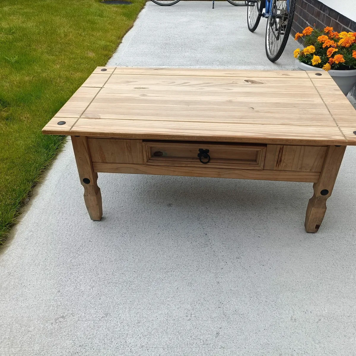 Coffee table - Image 1
