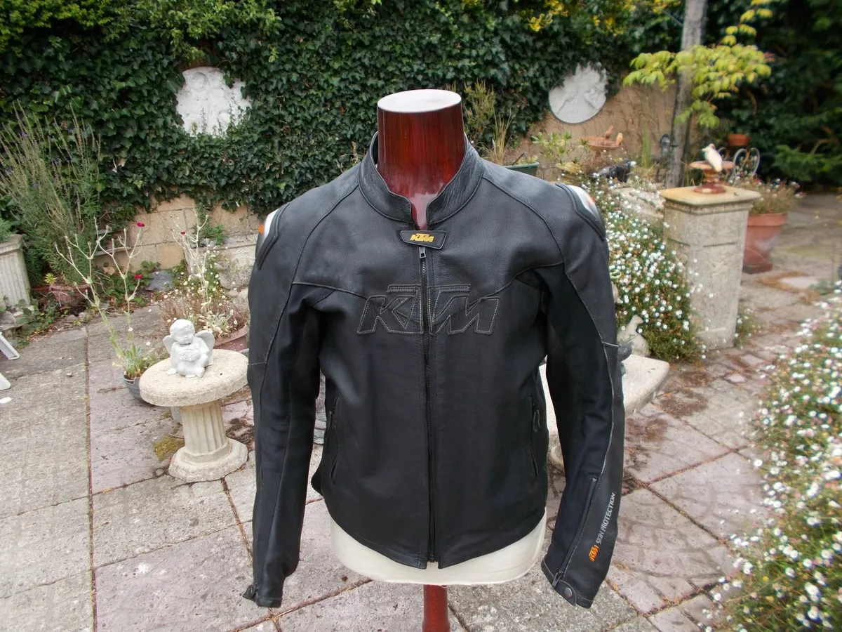 Motorbike Gear and Parts - Image 1