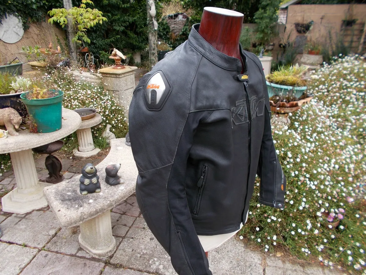 Motorbike Gear and Parts - Image 2