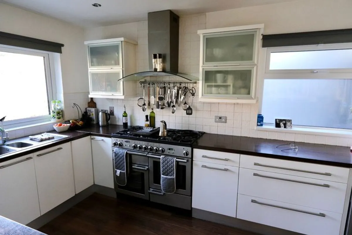 White High Gloss Kitchen - Image 1