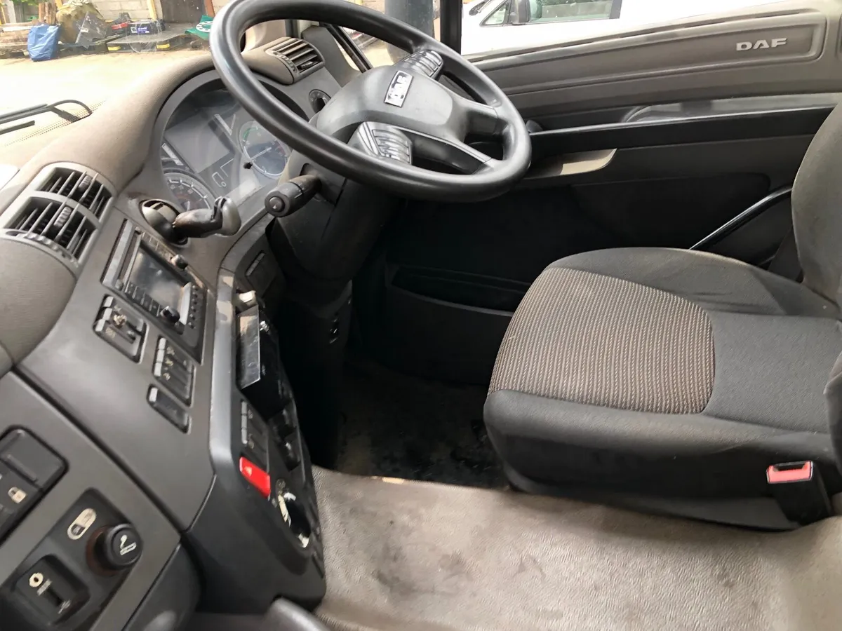 2017 Daf cf 330 6x2 31 ft flat body - Image 4