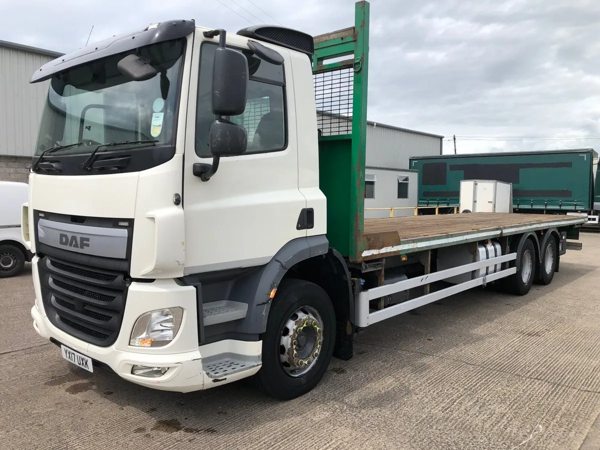 2017 Daf cf 330 6x2 31 ft flat body - Image 1