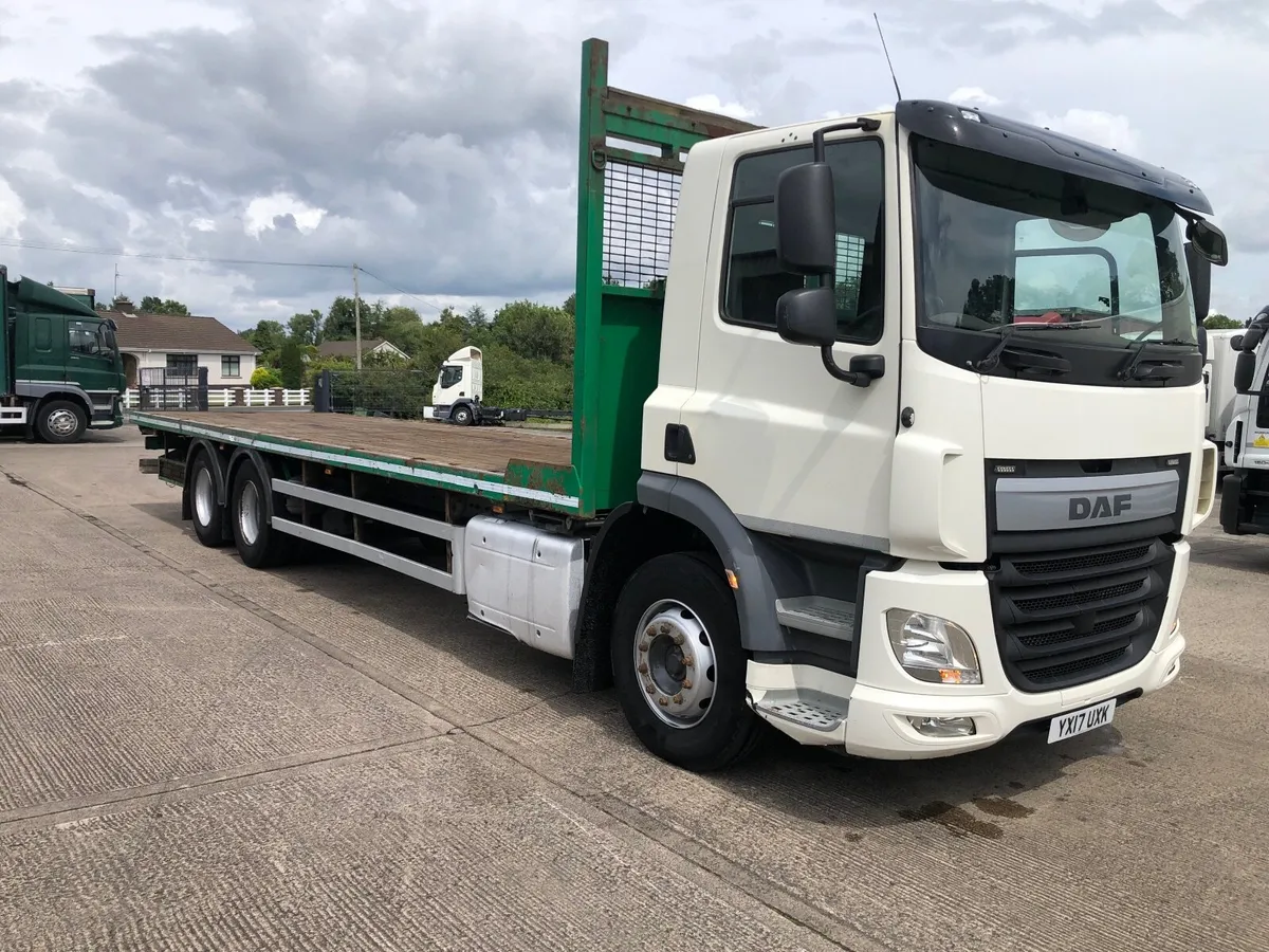 2017 Daf cf 330 6x2 31 ft flat body - Image 2