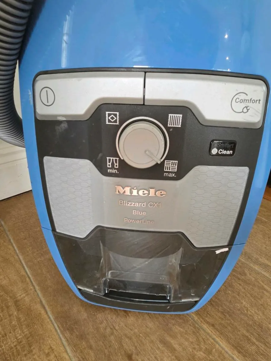 Miele Blizzard cx1 vacuum hoover - Image 2