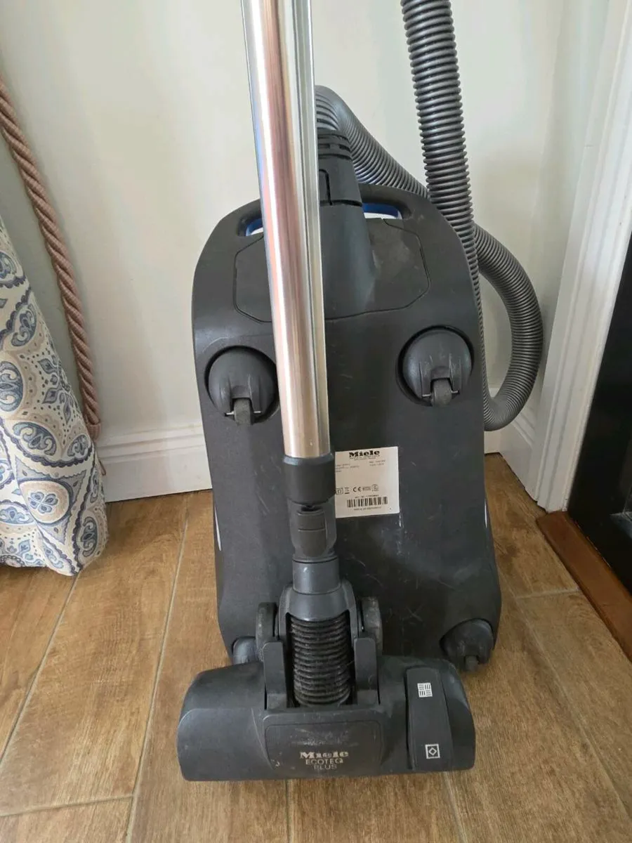 Miele Blizzard cx1 vacuum hoover - Image 3
