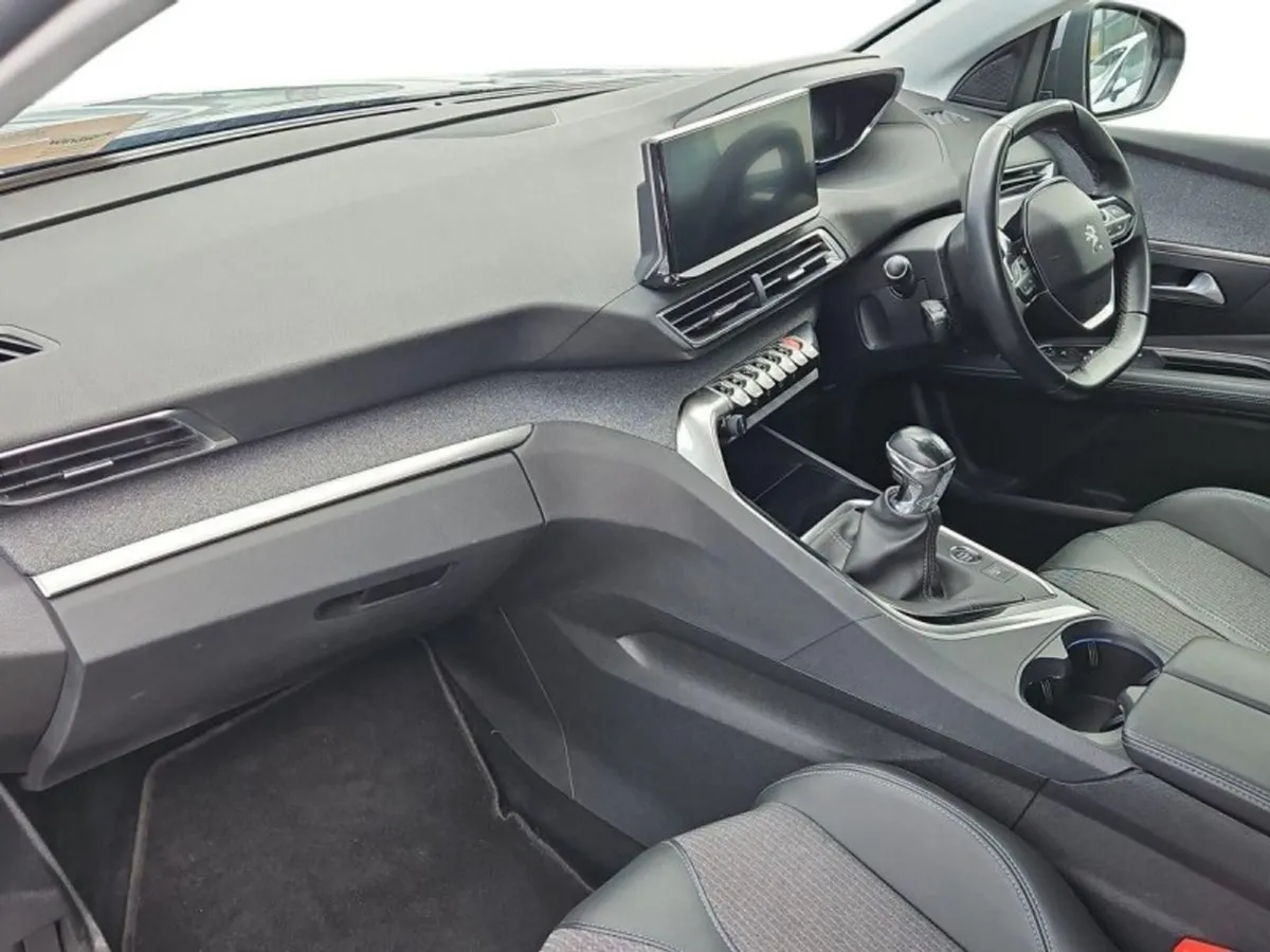 Peugeot 3008 1.2 Puretech 130bhp Allure - Image 4