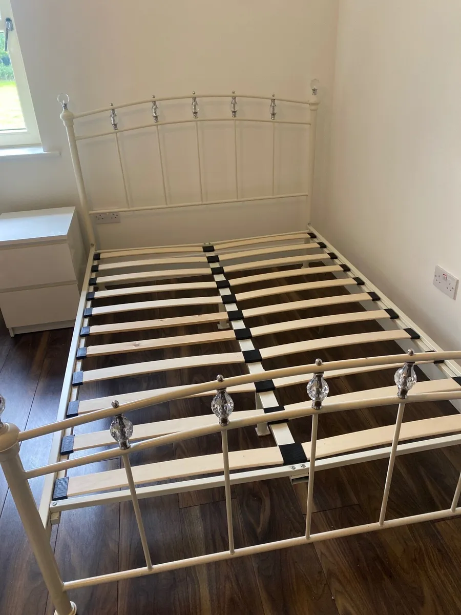 Steel bed frame with crystals - Image 1