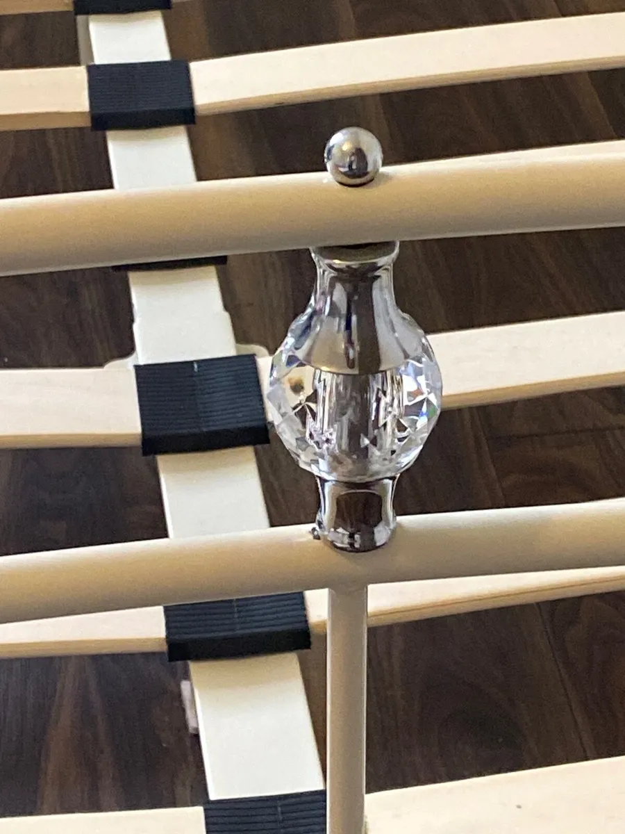 Steel bed frame with crystals - Image 3