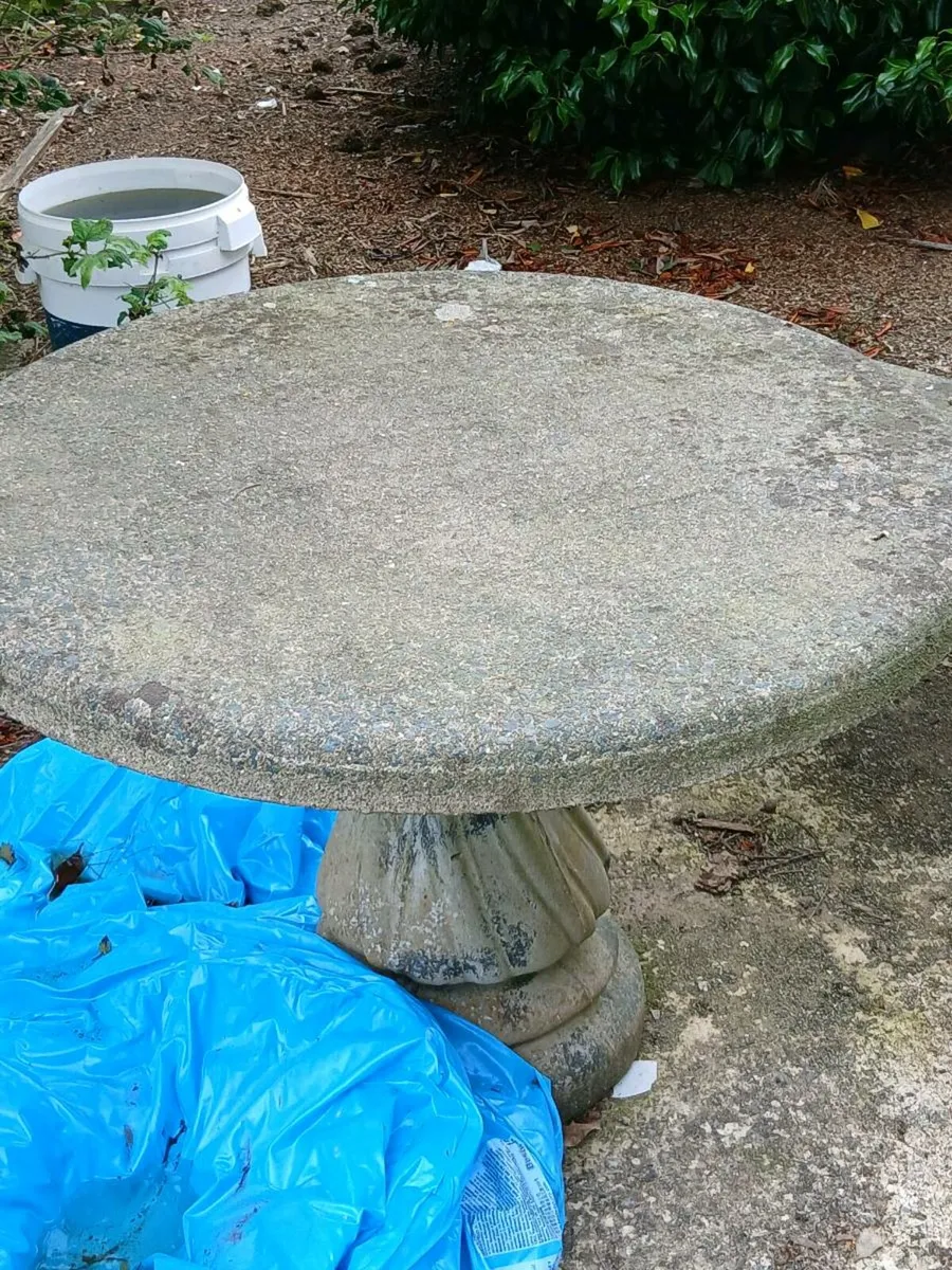 GARDEN TABLE AND 3 BENCHES - Image 4