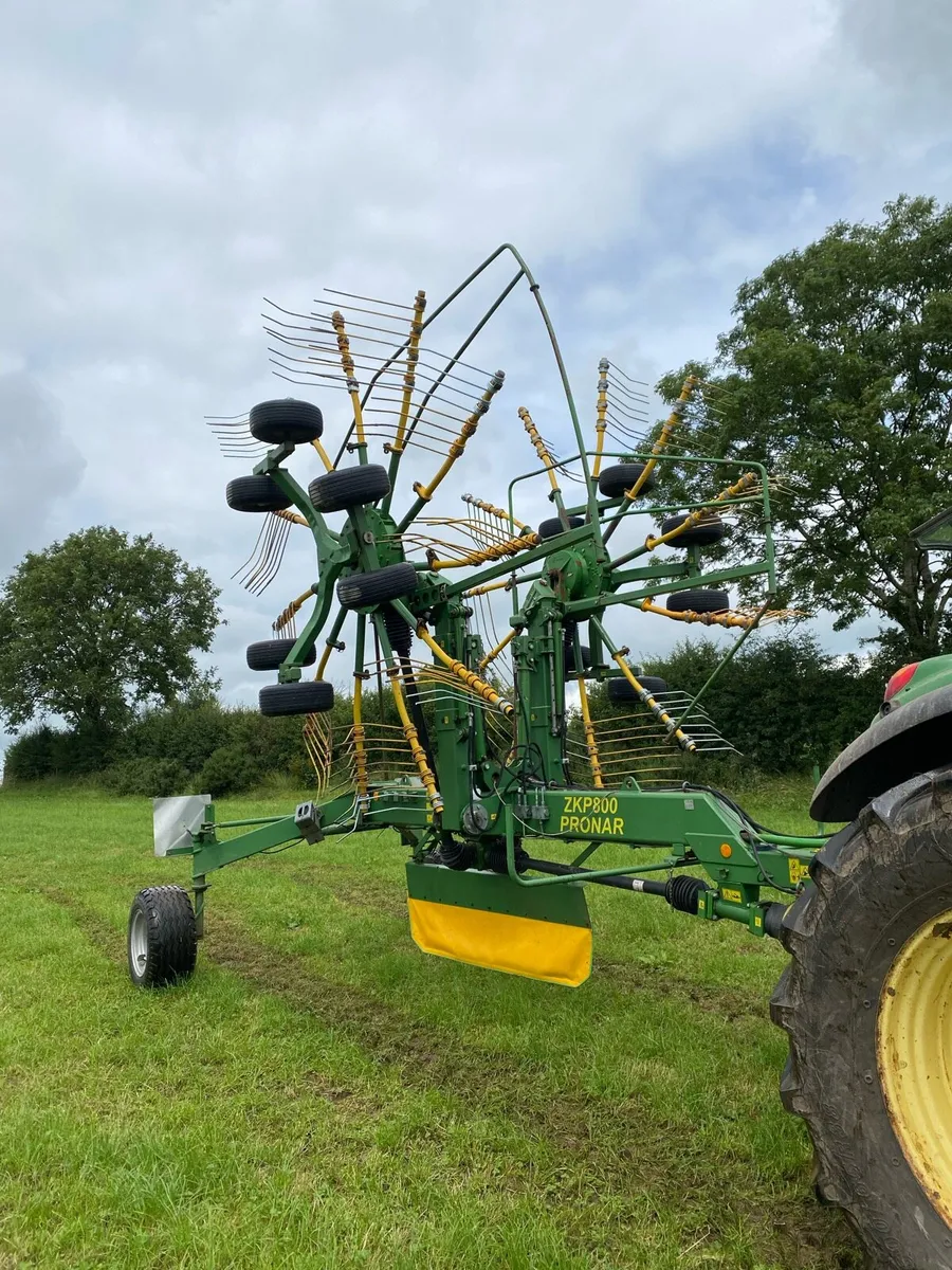 Pronar ZKP800 rake - Image 1