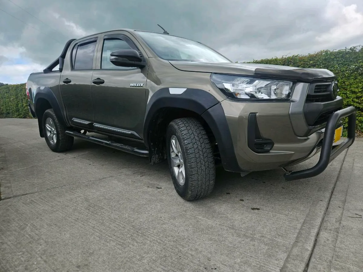 Toyota Hilux 2.4 232 reg 18k As New - Image 3