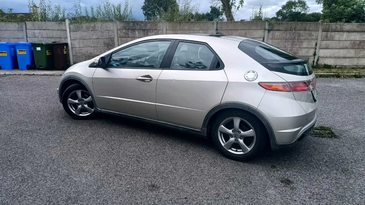 Honda Civic 1.8 i-Vtec - Image 2