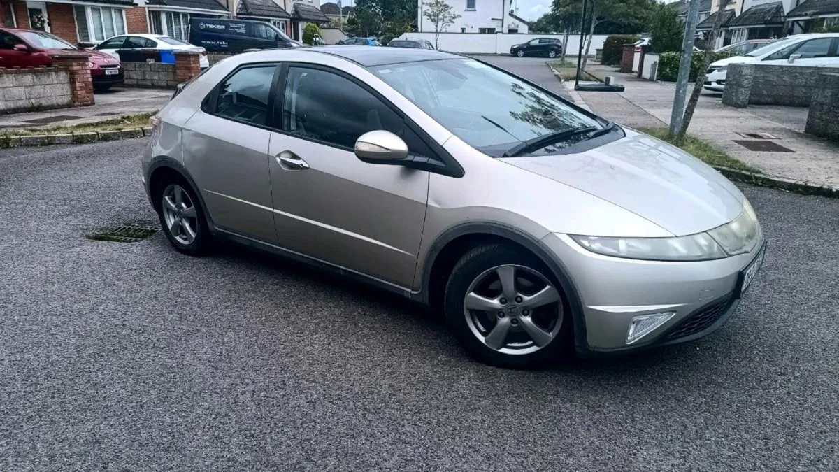 Honda Civic 1.8 i-Vtec - Image 1