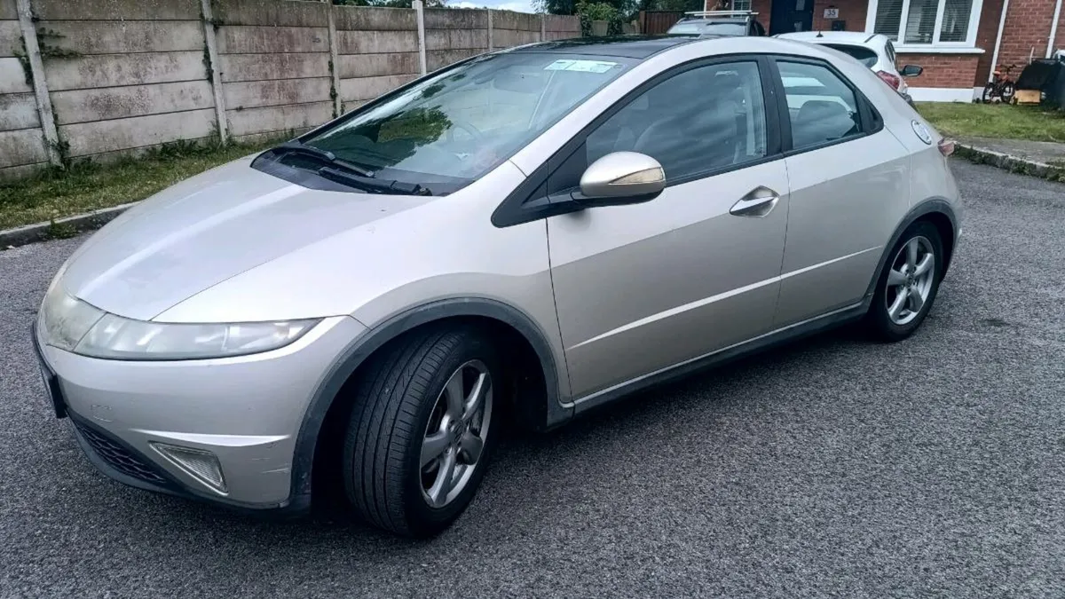 Honda Civic 1.8 i-Vtec - Image 4