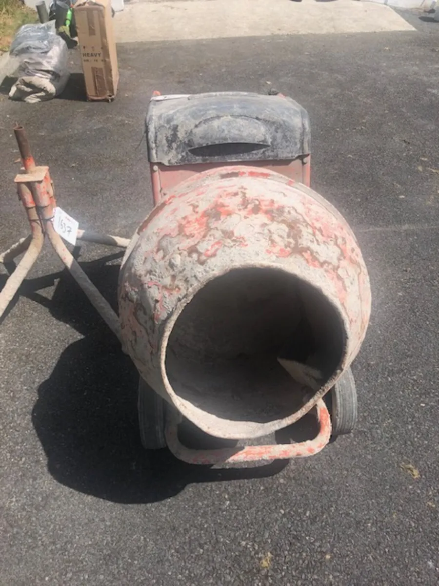 Cement Mixers. - Image 3