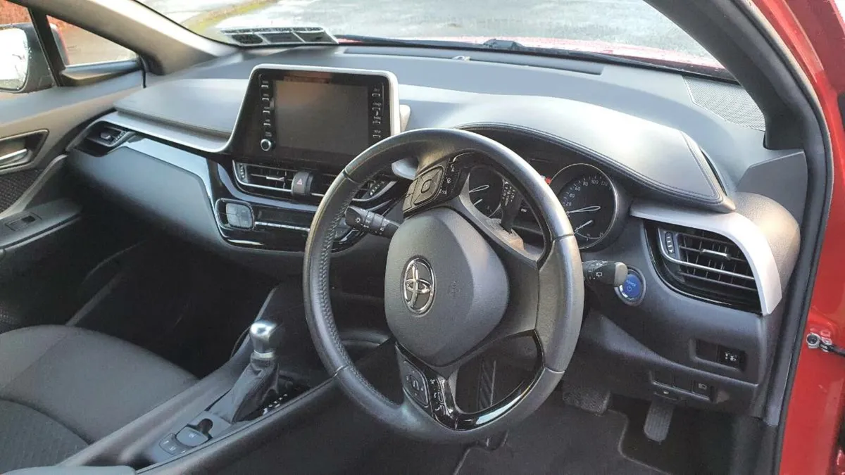 Toyota C-HR Luna  model 2020 - Image 3
