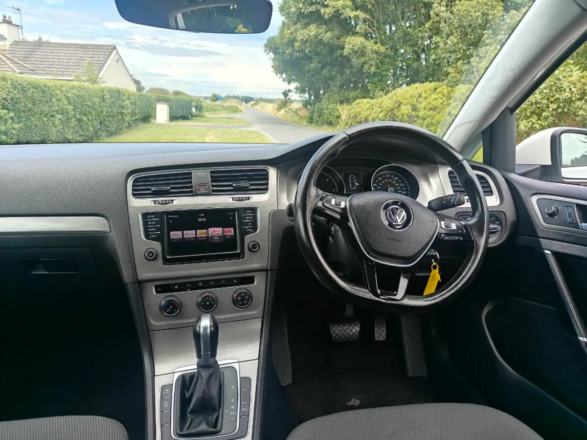VW Golf  (Auto) - Image 4