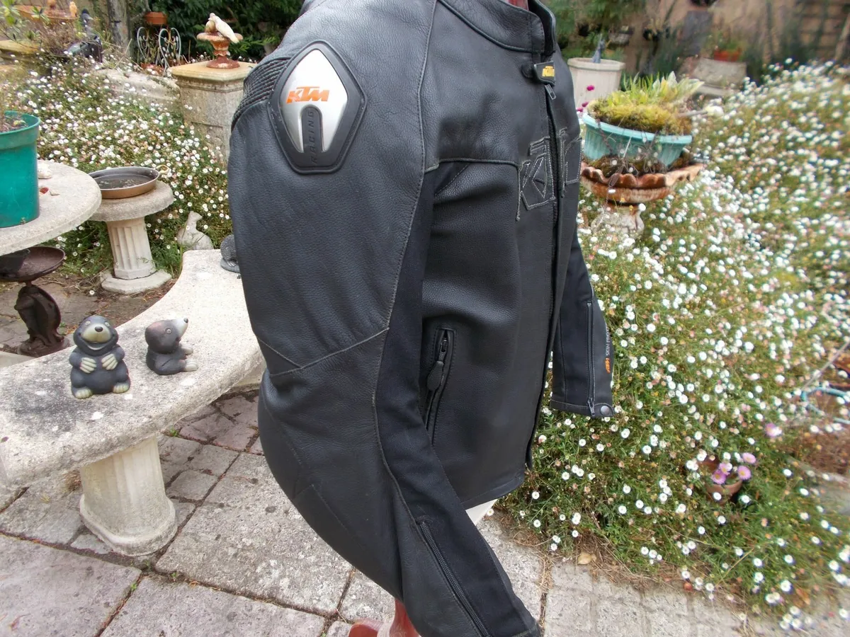 Motorbike Gear and Parts - Image 3