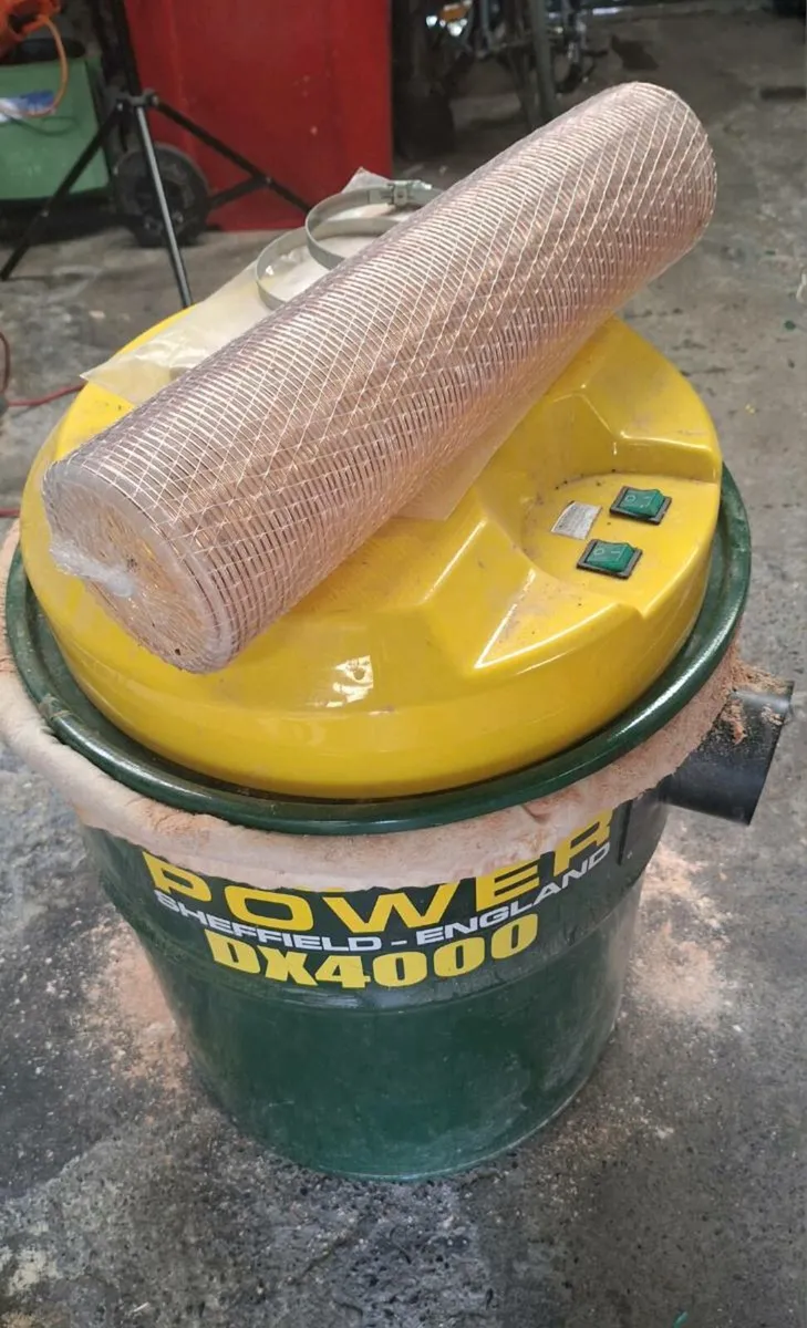 Dust extractor - Image 1
