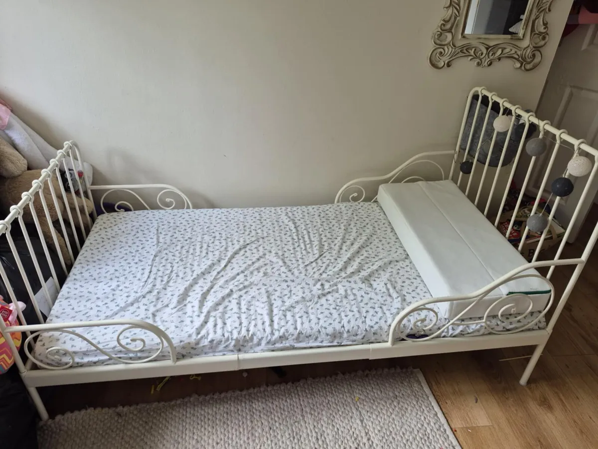 Single bed for child - Image 1