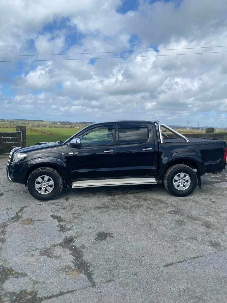 Toyota Hilux - Image 1