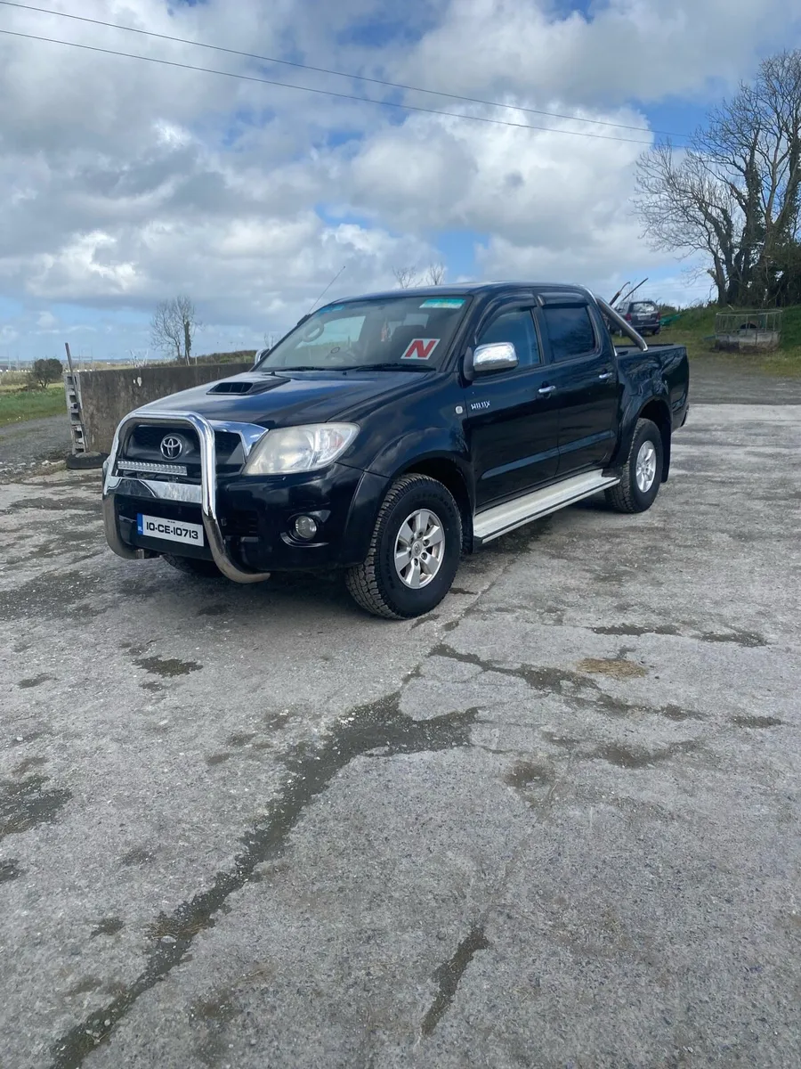 Toyota Hilux - Image 4