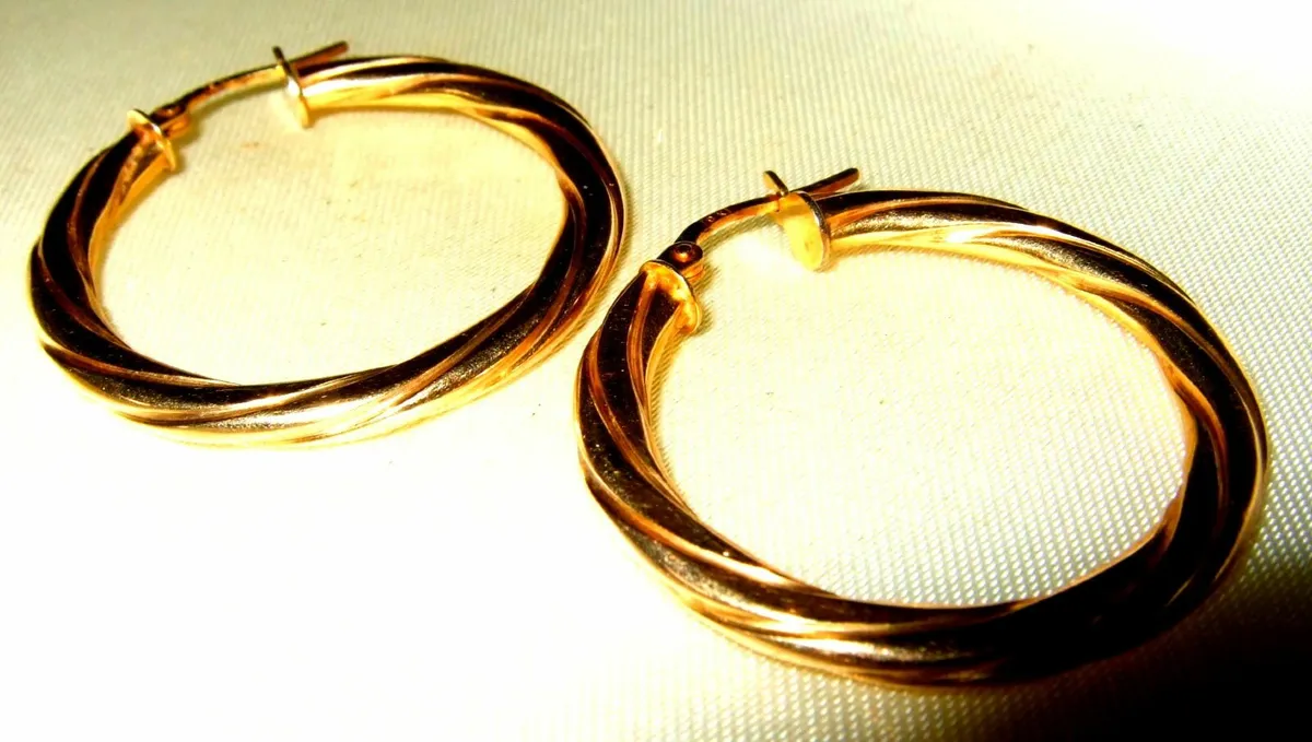 Vintage 9ct Gold 'Twist' Hoops - Image 4