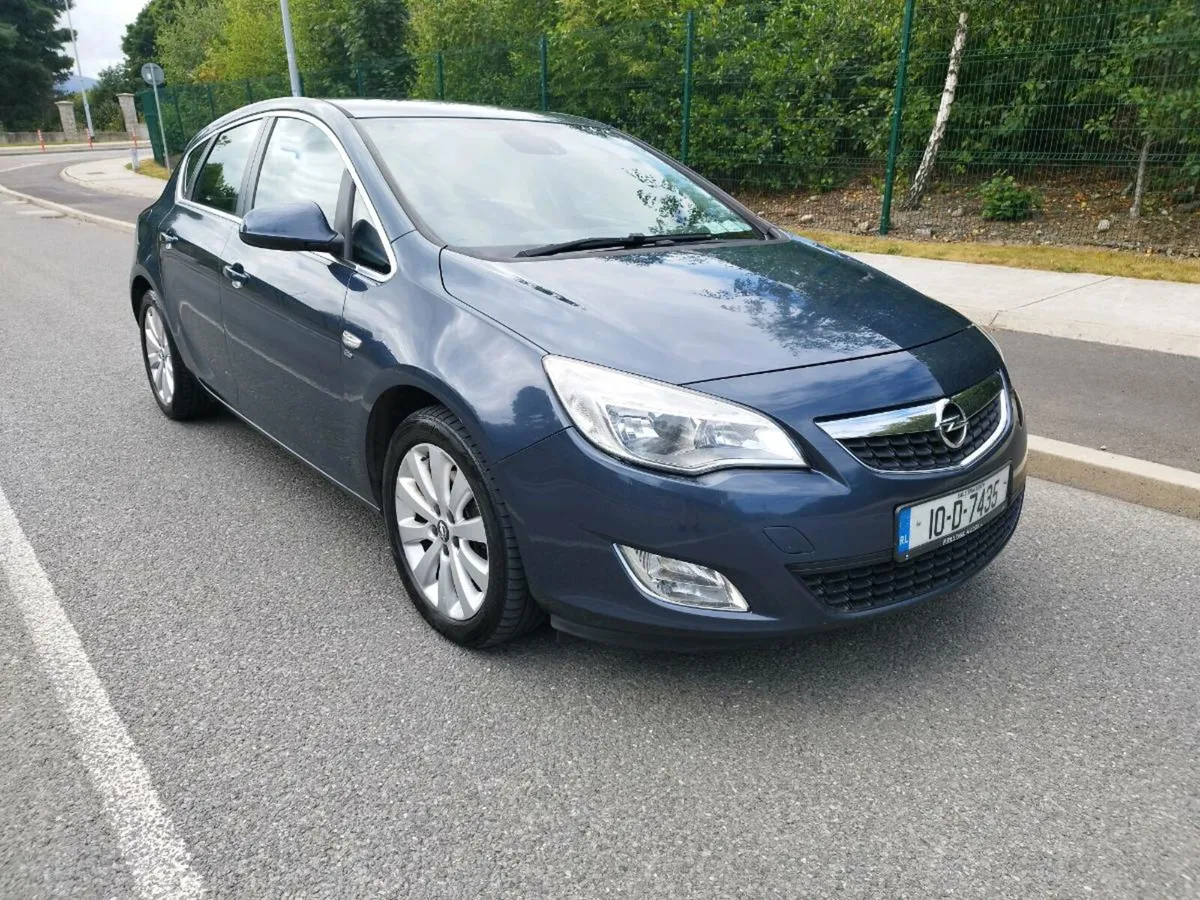 10 Opel Astra Elite 1.7CDTi NCT till 02/26 - Image 1
