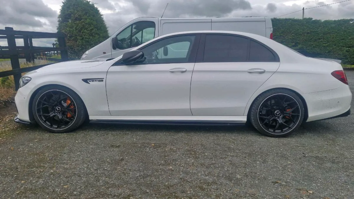 Mercedes e63 - Image 2