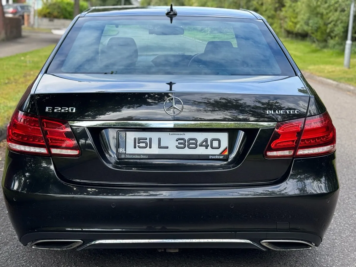€8950 Mercedes E220 2015 Night Edition! - Image 4