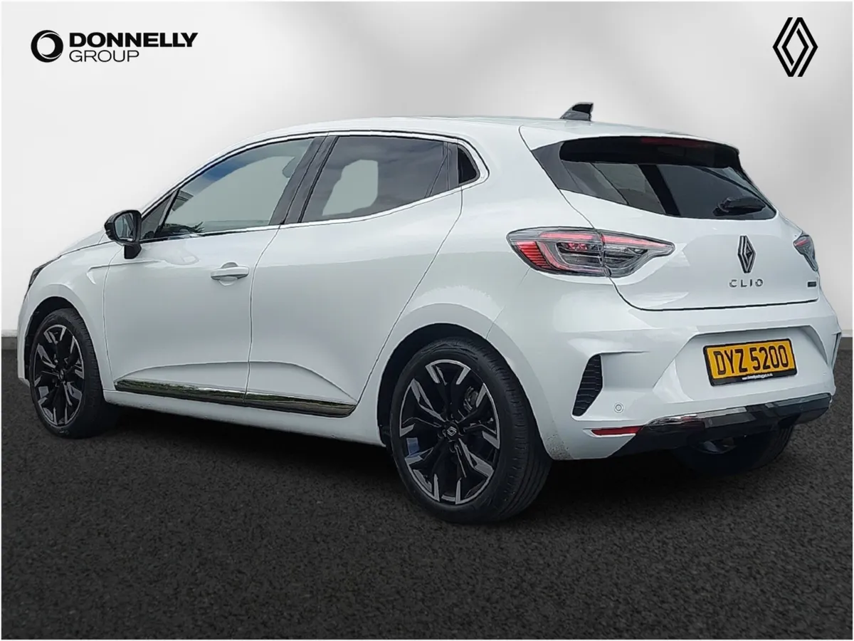 Renault Clio Hatchback Techno - Image 2
