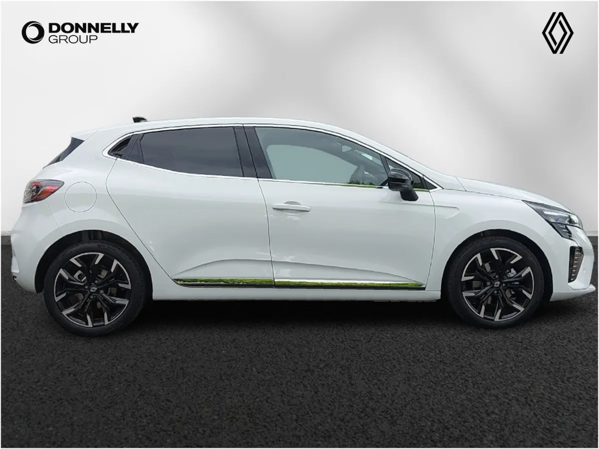 Renault Clio Hatchback Techno - Image 3