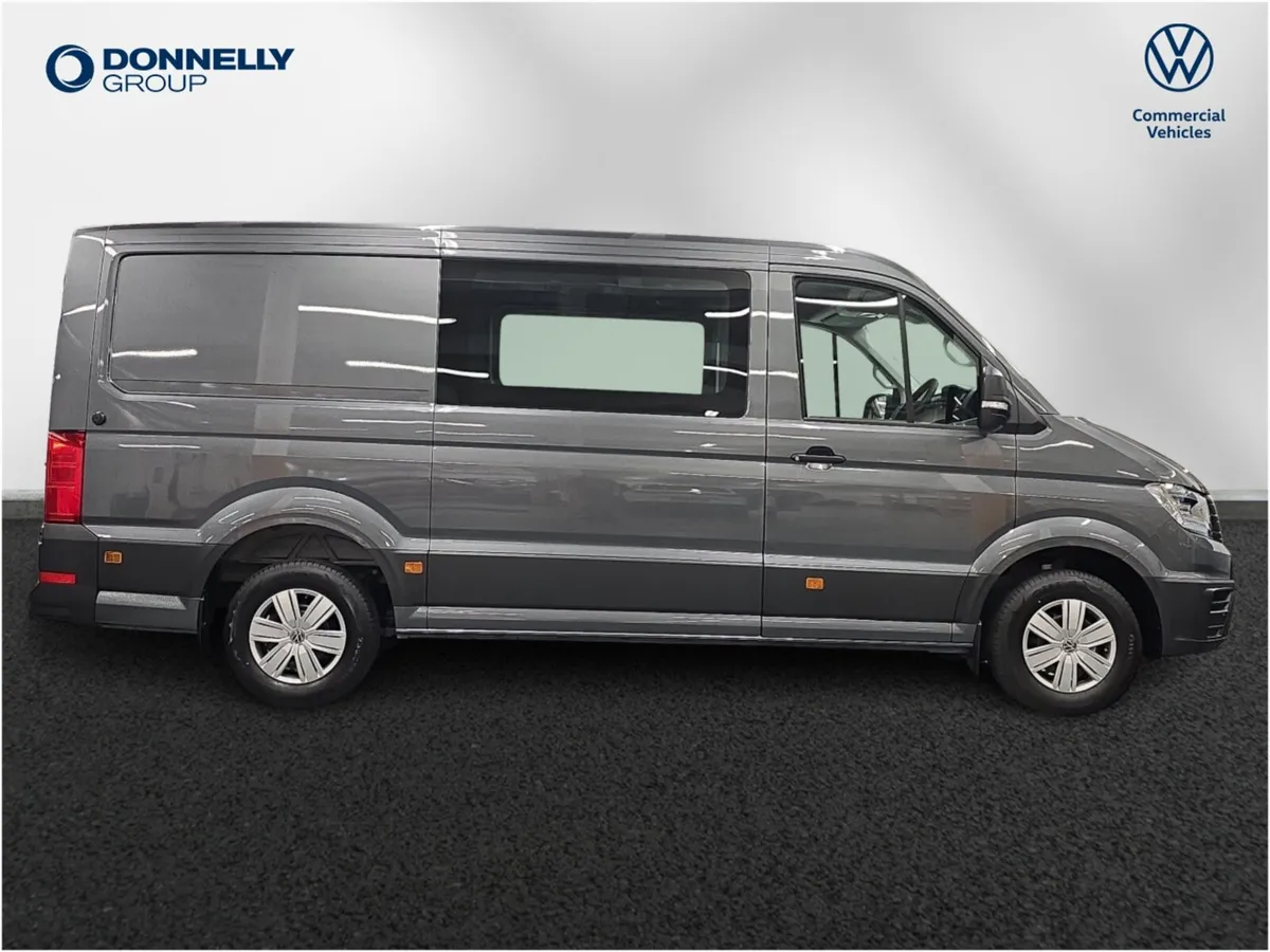 Volkswagen Crafter Cr35 Mwb Diesel 4motion Commerc - Image 4