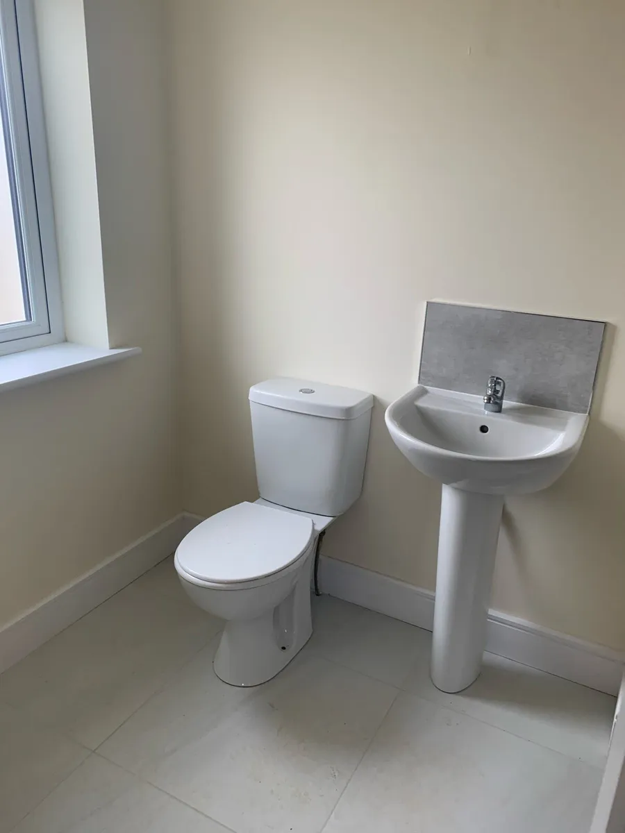 Bathroom suite