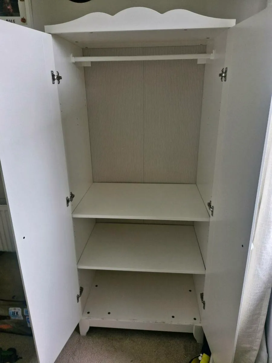 Kids wardrobe - Image 2