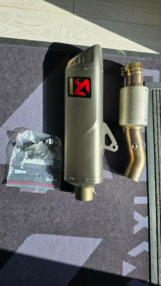 Akrapovic Exhaust - Honda CBR1000RR-R Fireblade SP - Image 2