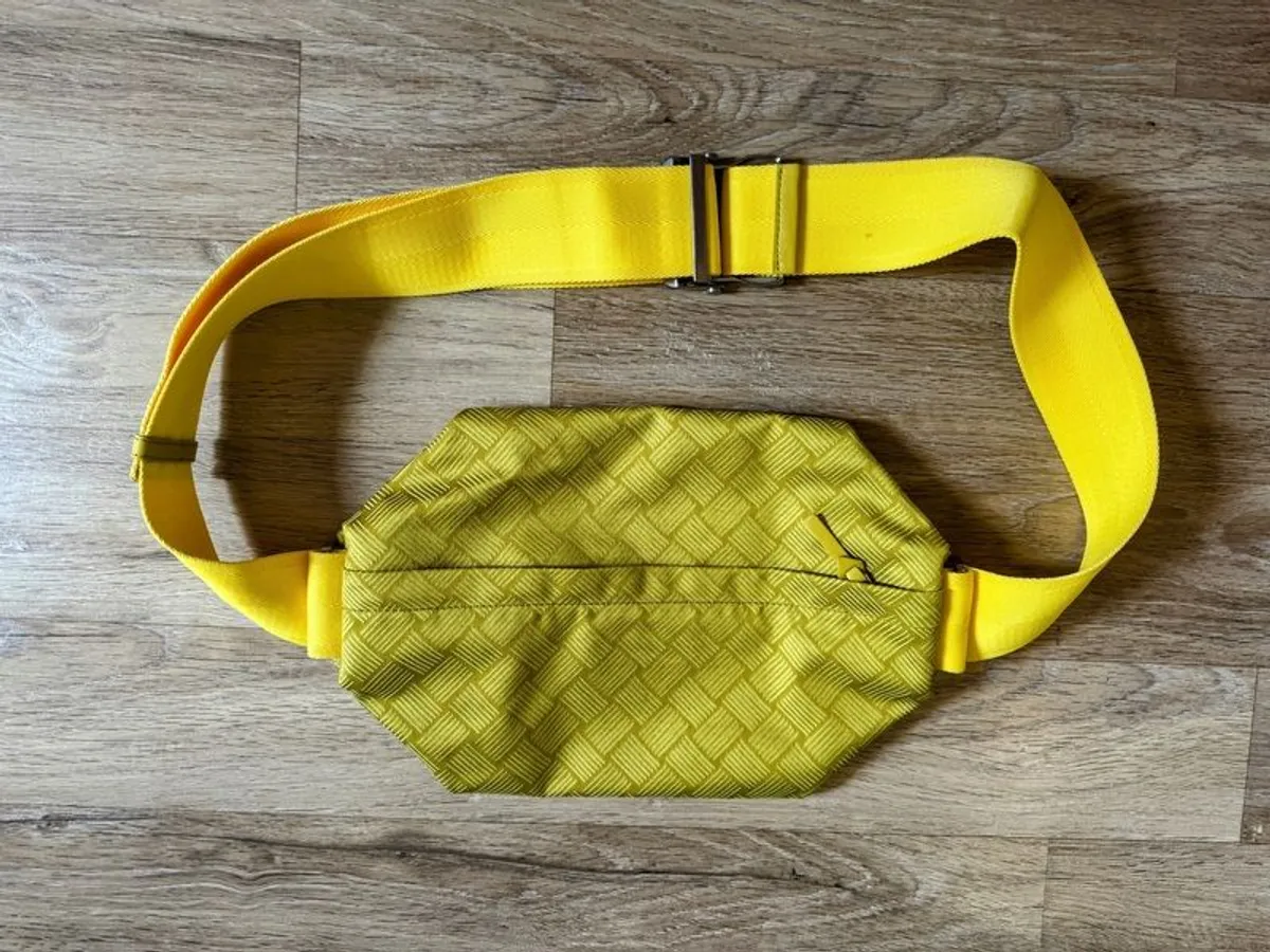 Bottega Veneta Cross Cross Body Bag (large) - Image 1